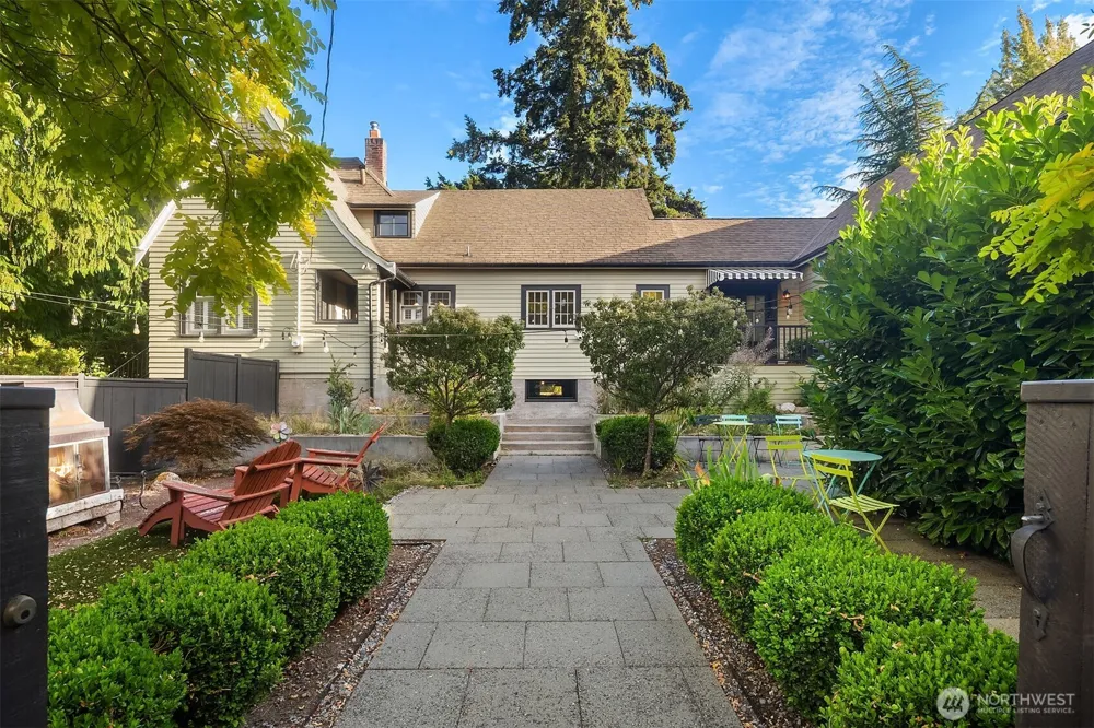 1060 Spruce Street Edmonds, WA 98020