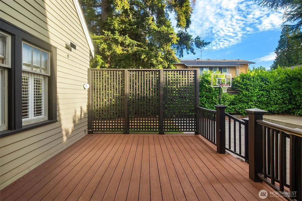 1060 Spruce Street Edmonds, WA 98020