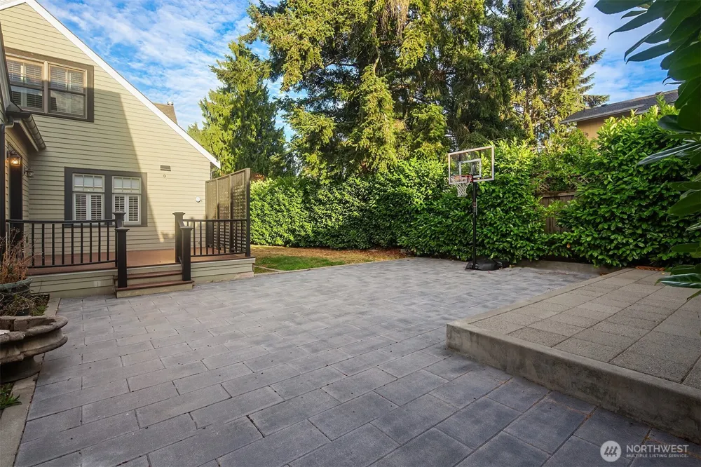 1060 Spruce Street Edmonds, WA 98020