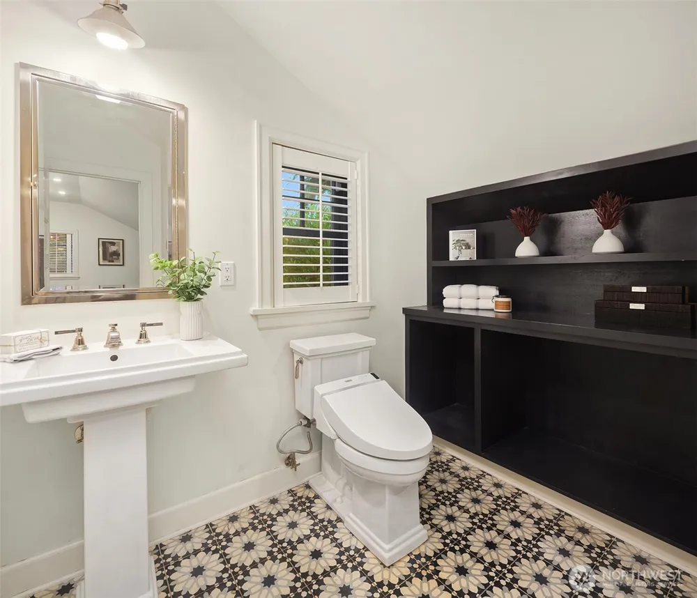 1060 Spruce Street Edmonds, WA 98020