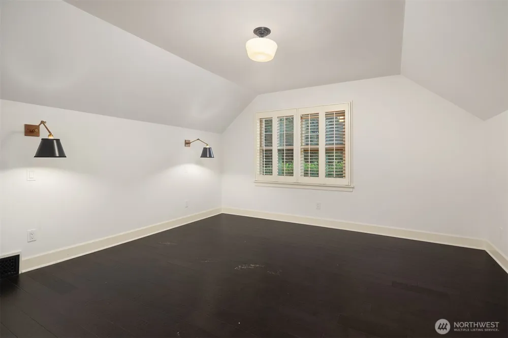 1060 Spruce Street Edmonds, WA 98020