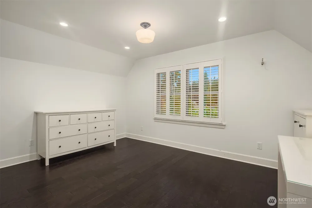 1060 Spruce Street Edmonds, WA 98020