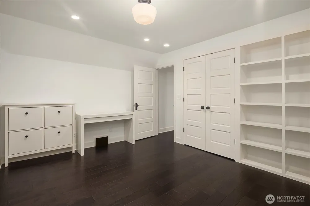 1060 Spruce Street Edmonds, WA 98020