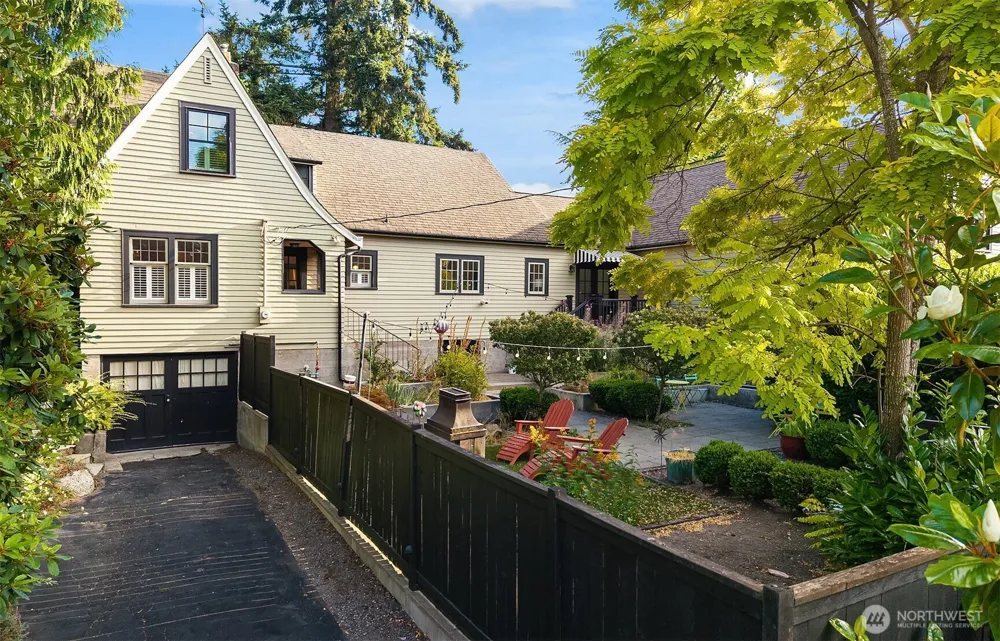 1060 Spruce Street Edmonds, WA 98020