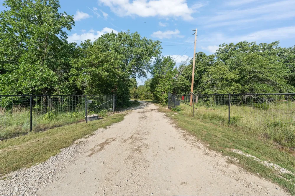 1647 County Road 1004 Glen Rose, TX 76690