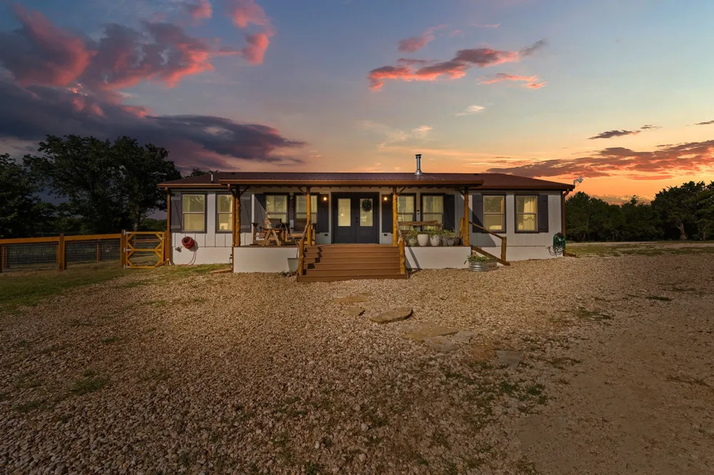 1647 County Road 1004 Glen Rose, TX 76690
