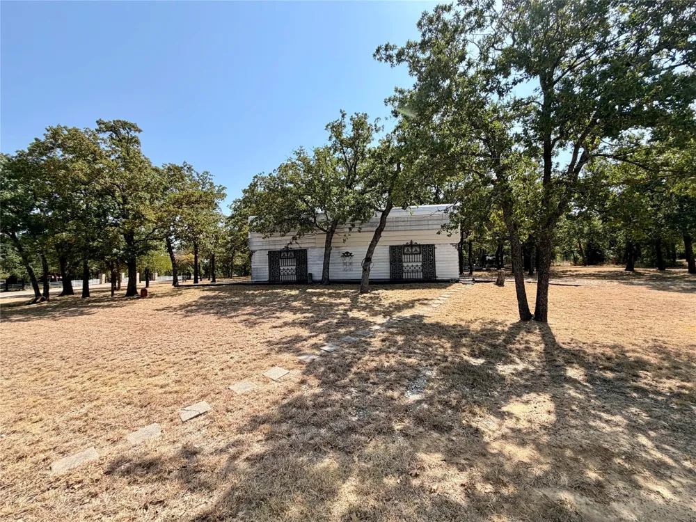 459 County Road 1742 Chico, TX 76431