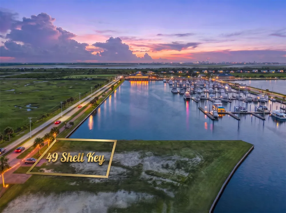 49 Shell Key Hitchcock, TX 77563