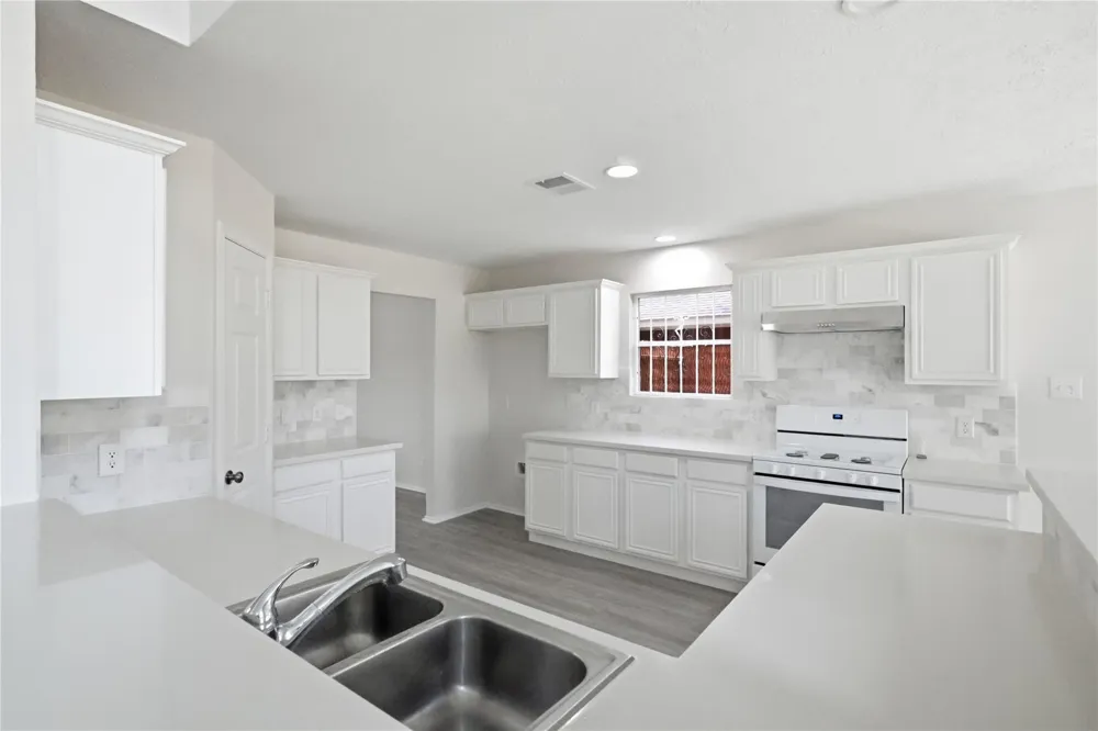 13138 Leader Street Houston, TX 77072