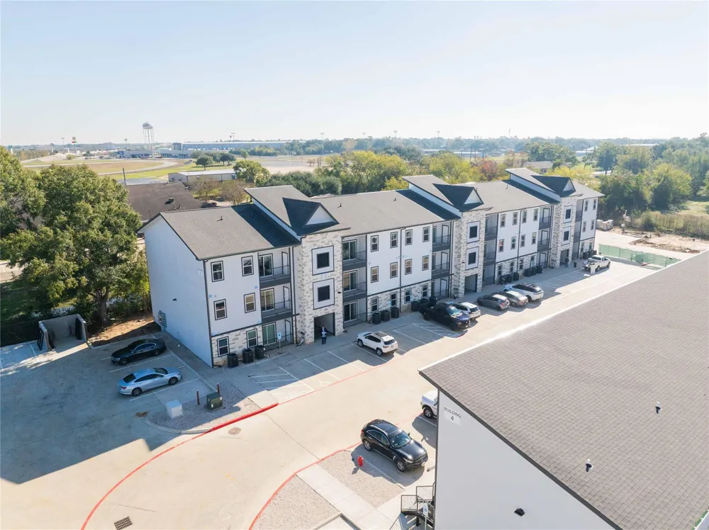 2101 Reinke Waller, TX 77484