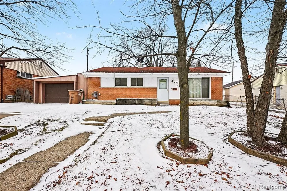 672 Linda Vista Drive Pontiac, MI 48342