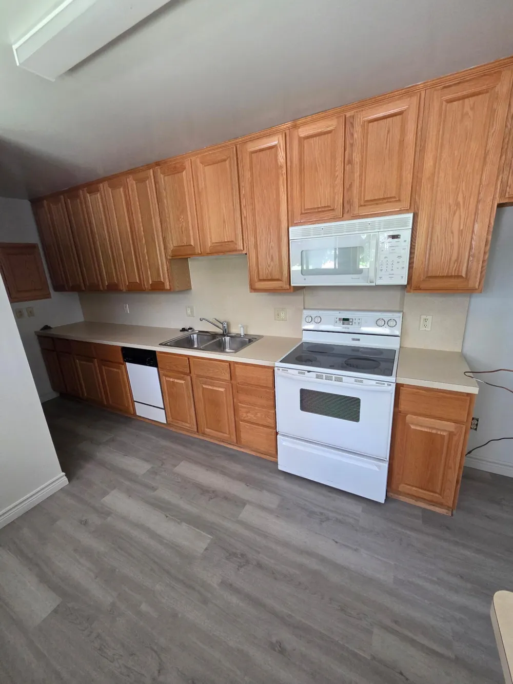 672 Linda Vista Drive Pontiac, MI 48342