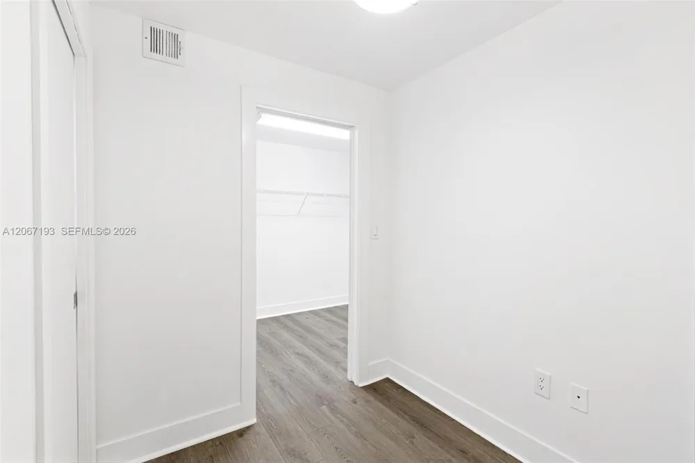 6917 Collins Ave #1009 Miami Beach, FL 33141