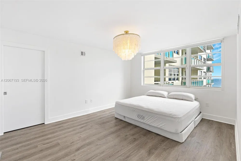 6917 Collins Ave #1009 Miami Beach, FL 33141