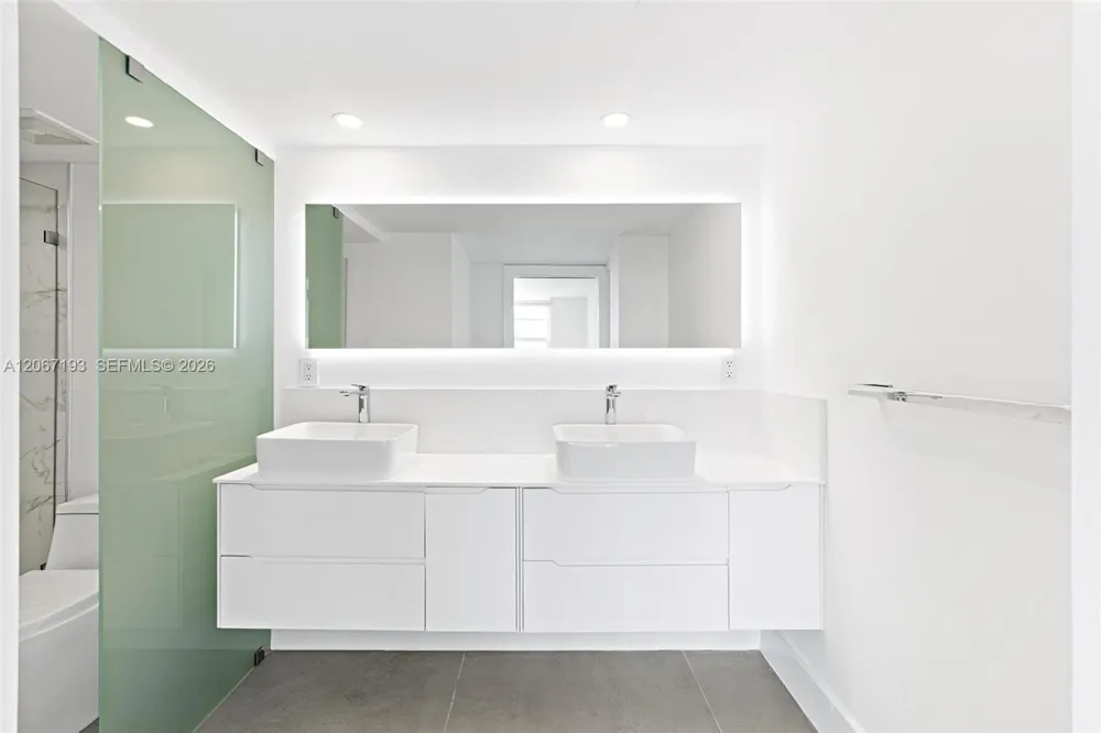 6917 Collins Ave #1009 Miami Beach, FL 33141