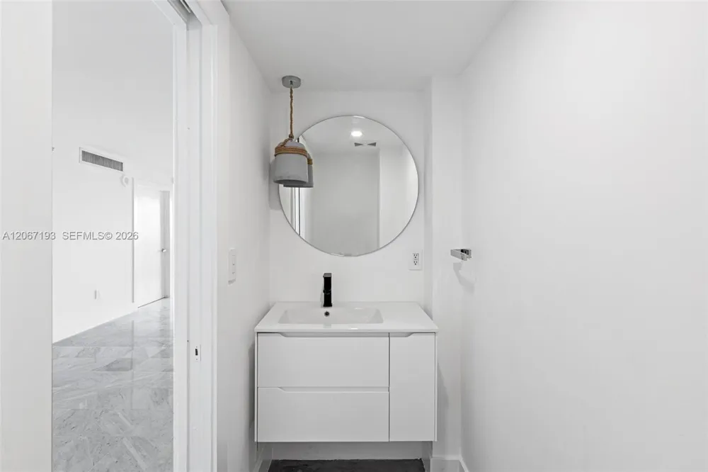 6917 Collins Ave #1009 Miami Beach, FL 33141