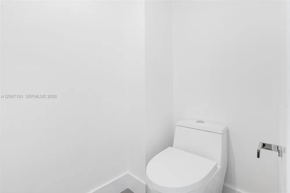 6917 Collins Ave #1009 Miami Beach, FL 33141