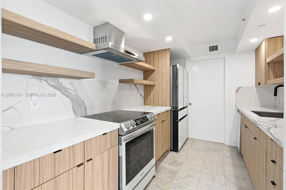 6917 Collins Ave #1009 Miami Beach, FL 33141