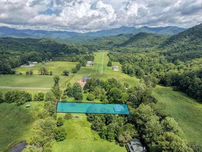 201 Ama Lane Hayesville, NC 28904