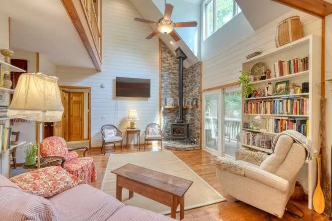 201 Ama Lane Hayesville, NC 28904