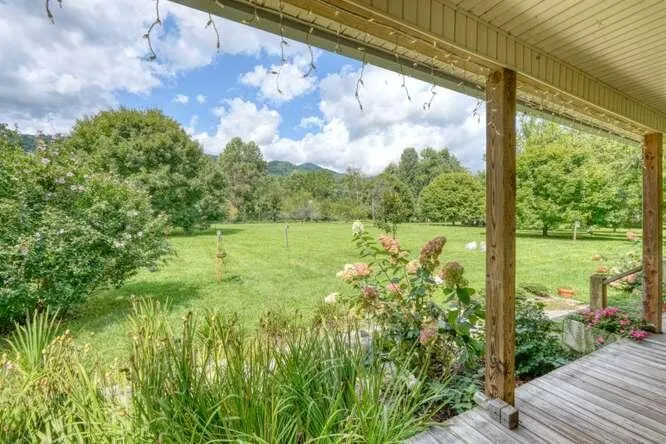 201 Ama Lane Hayesville, NC 28904