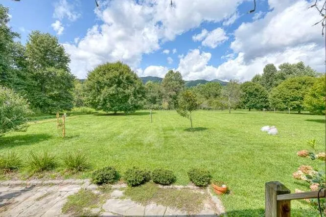 201 Ama Lane Hayesville, NC 28904