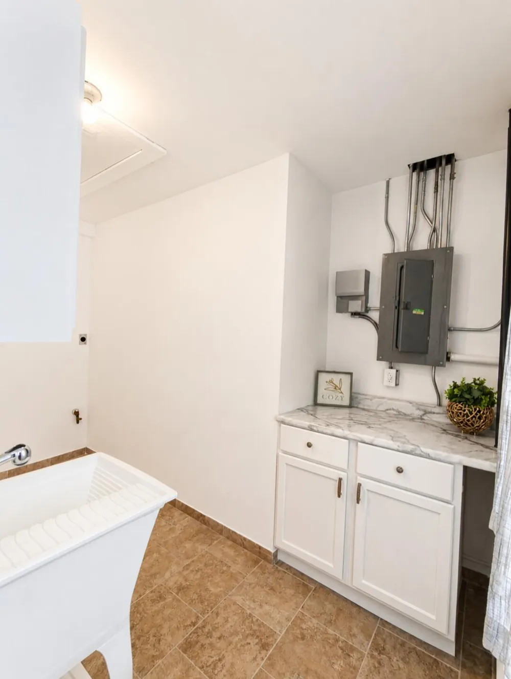 8115 Wicker Park Drive Highland, IN 46322