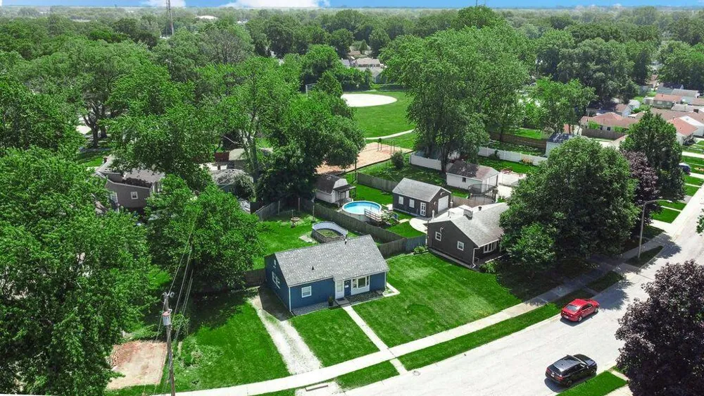 8115 Wicker Park Drive Highland, IN 46322