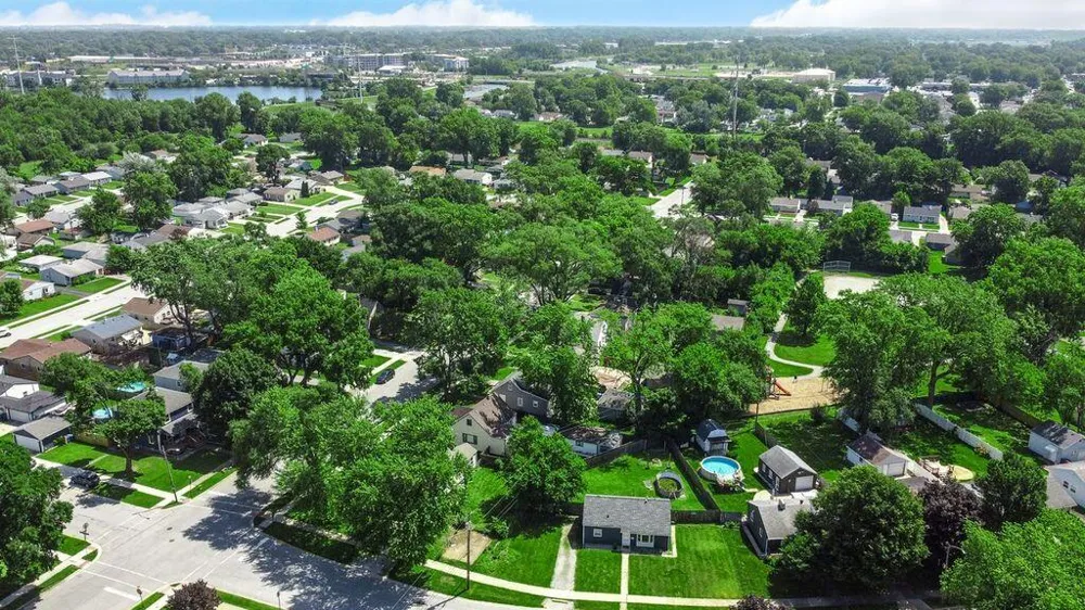 8115 Wicker Park Drive Highland, IN 46322