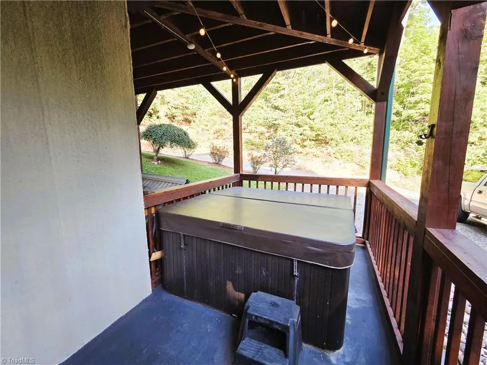 1647 Staghorn Road Purlear, NC 28665
