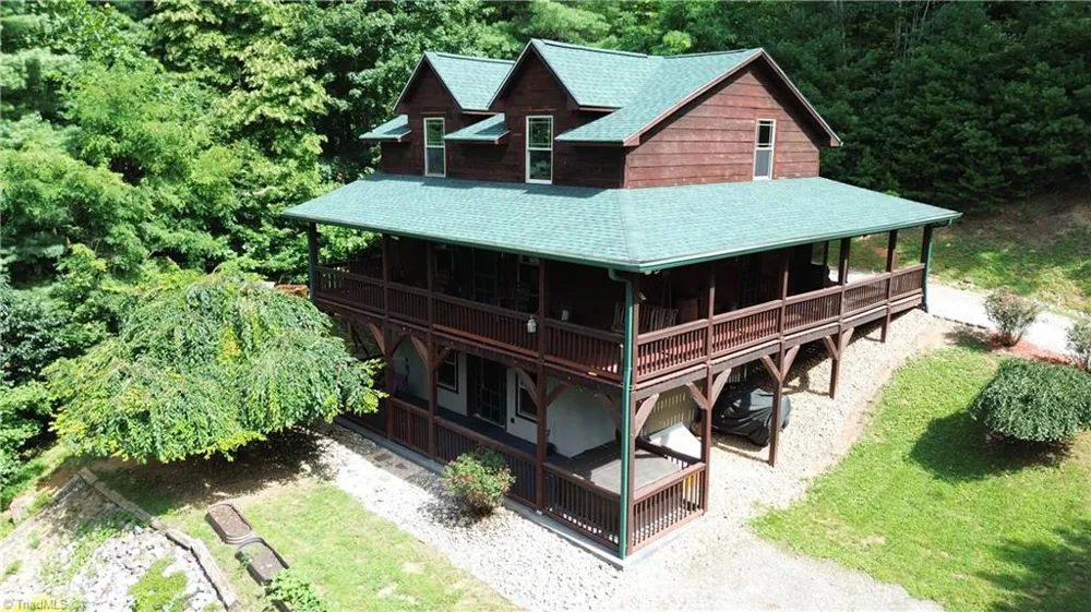 1647 Staghorn Road Purlear, NC 28665