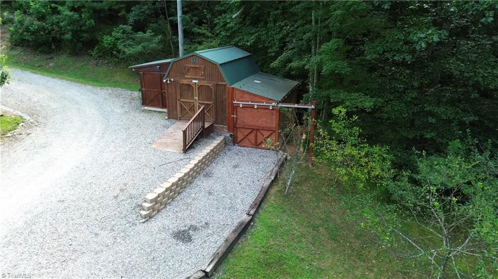 1647 Staghorn Road Purlear, NC 28665