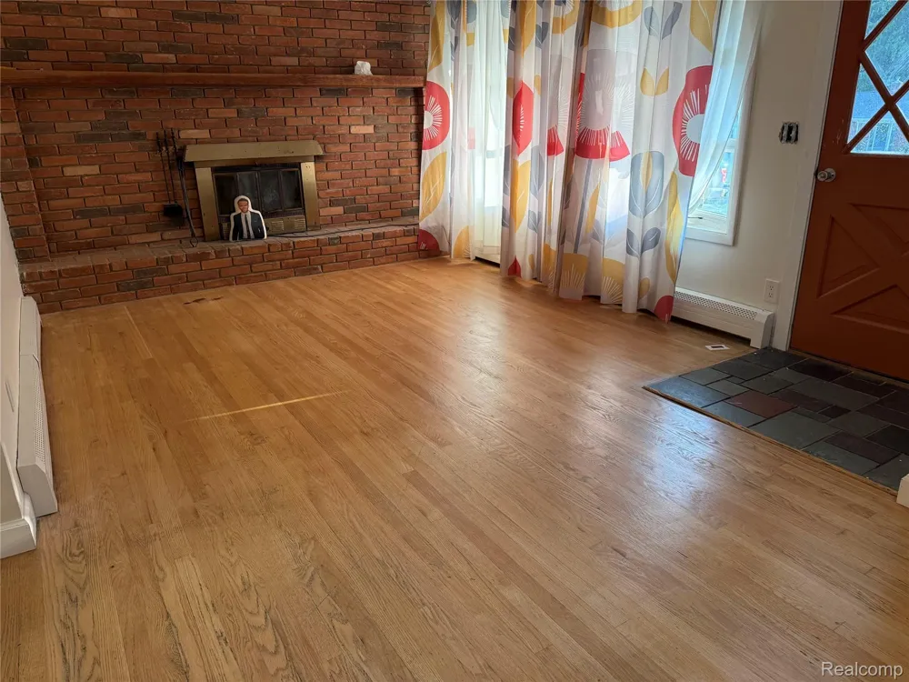 161 Edith Street Oxford Charter Township, MI 48371