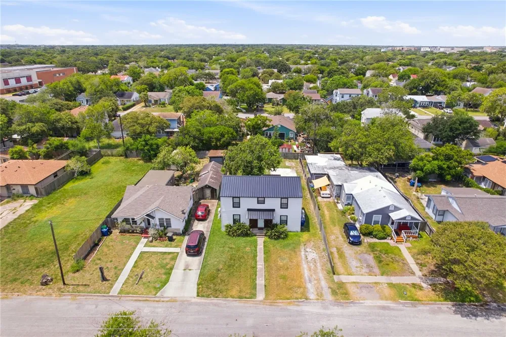 2833 Lawnview Street Corpus Christi, TX 78404