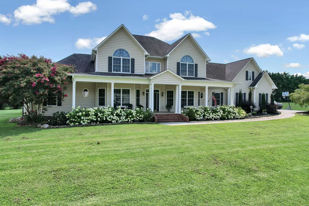 150 Hunters Way Benton, TN 37307