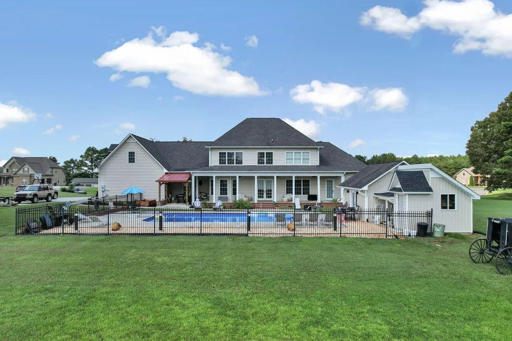 150 Hunters Way Benton, TN 37307