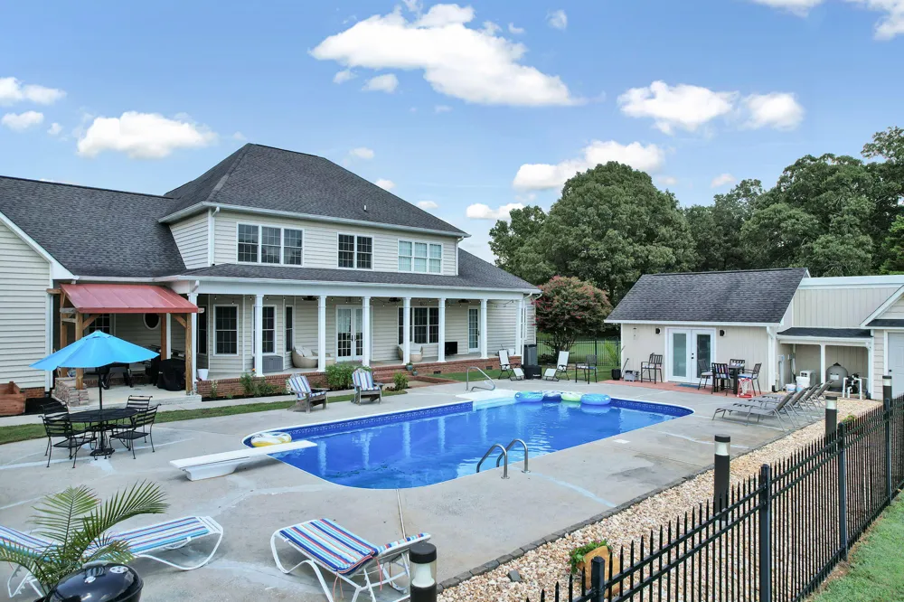 150 Hunters Way Benton, TN 37307