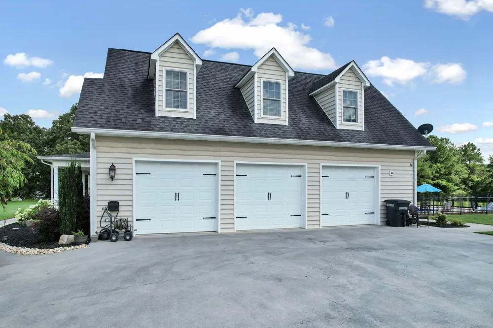 150 Hunters Way Benton, TN 37307