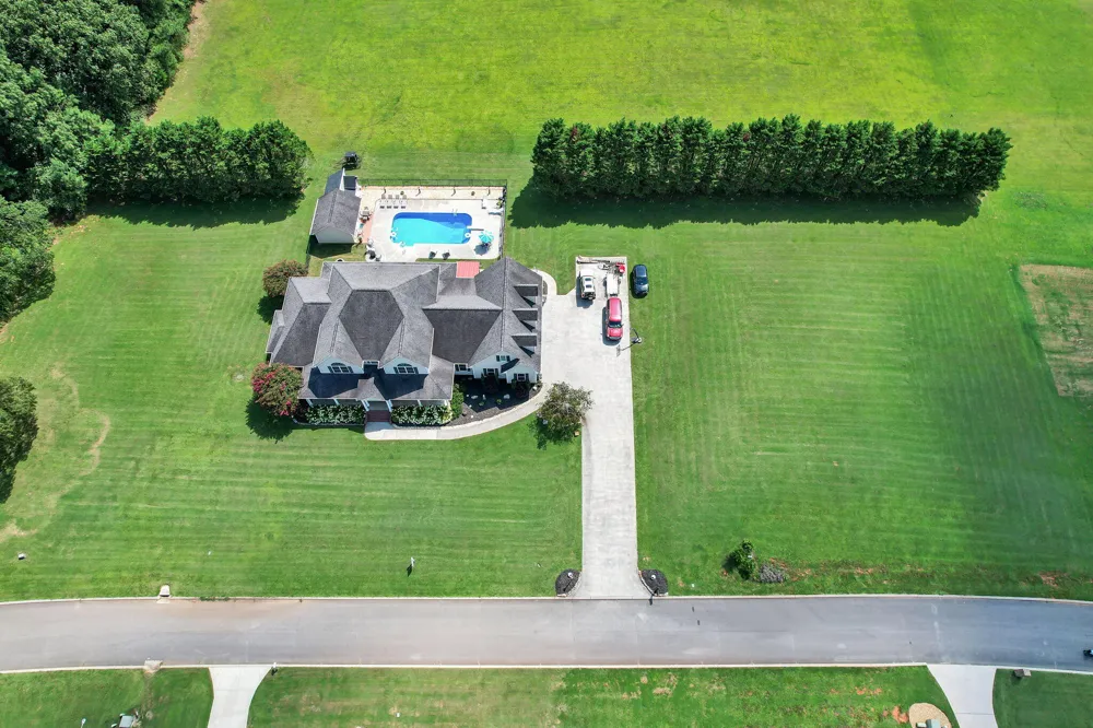 150 Hunters Way Benton, TN 37307