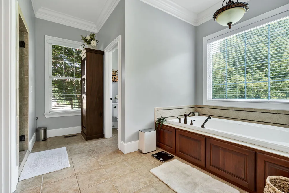 150 Hunters Way Benton, TN 37307
