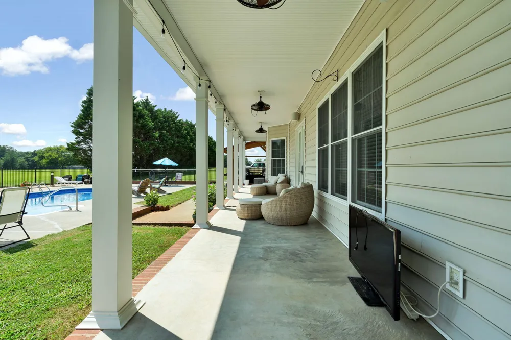 150 Hunters Way Benton, TN 37307