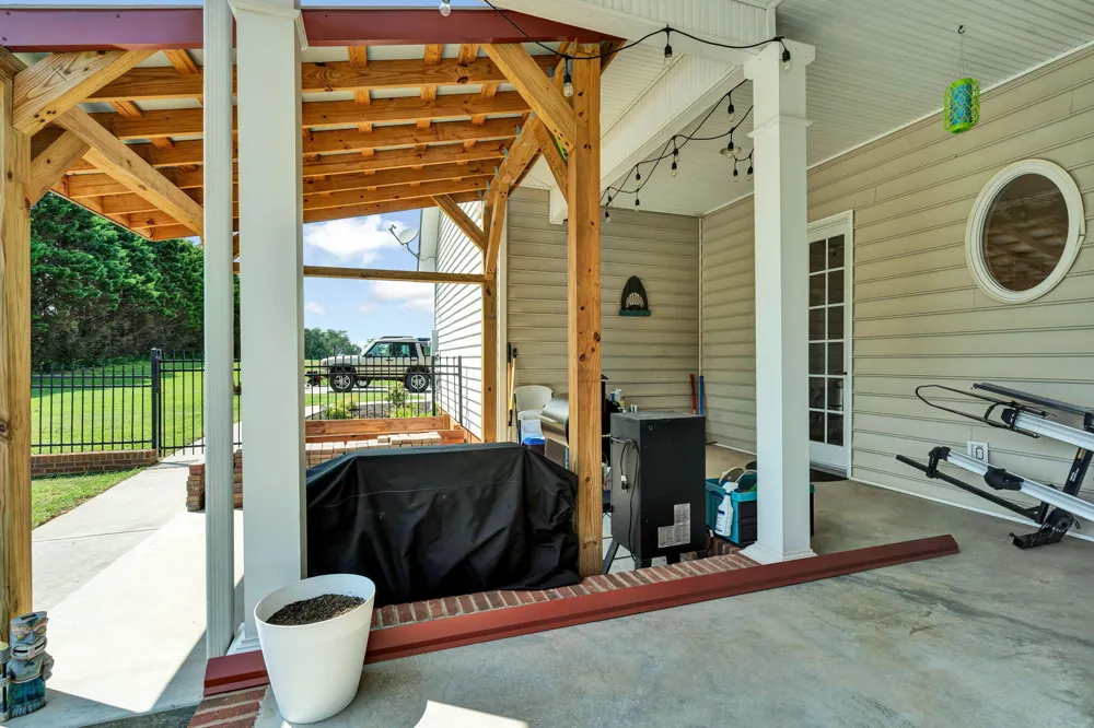150 Hunters Way Benton, TN 37307
