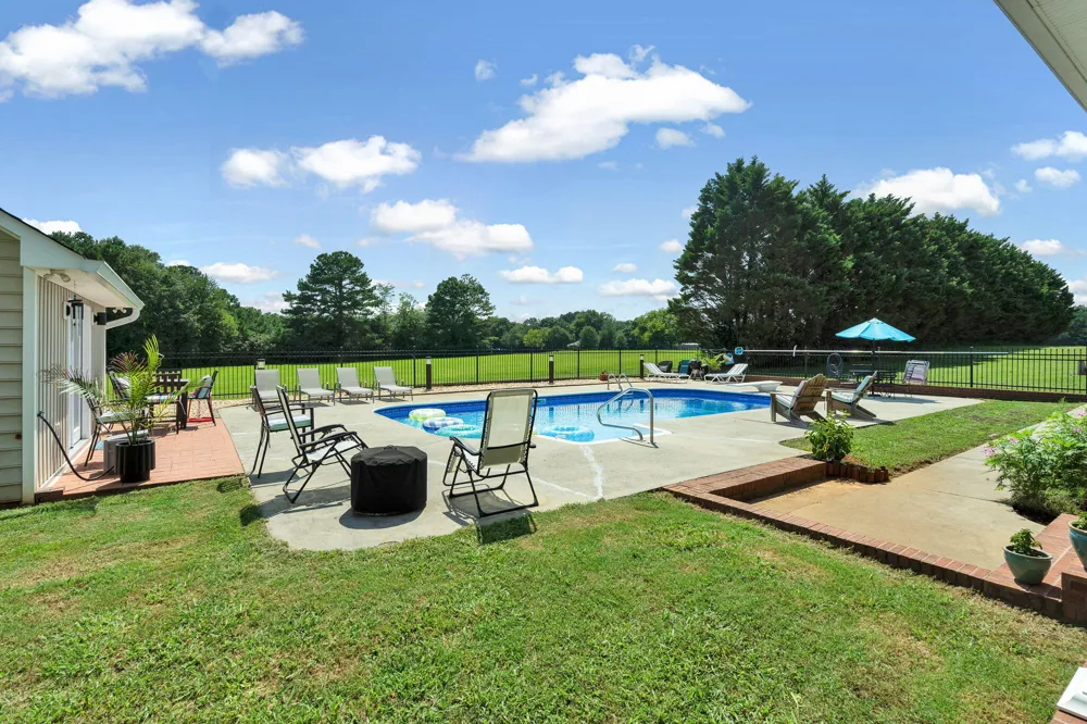 150 Hunters Way Benton, TN 37307