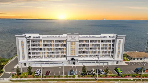 1805 Riverside Drive #503