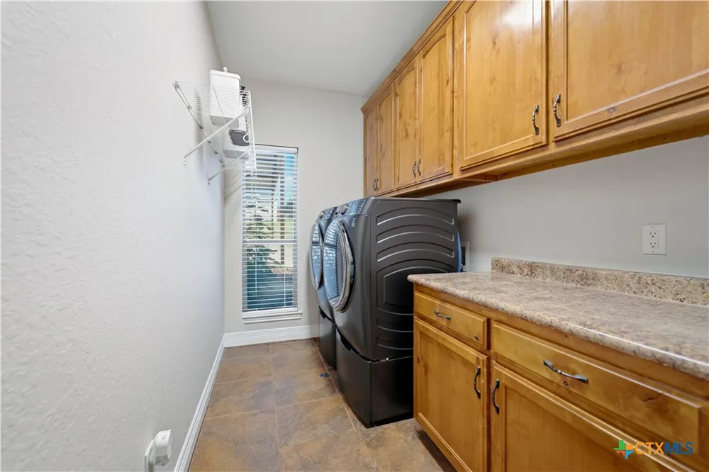 1413 Country Hills Drive La Vernia, TX 78121