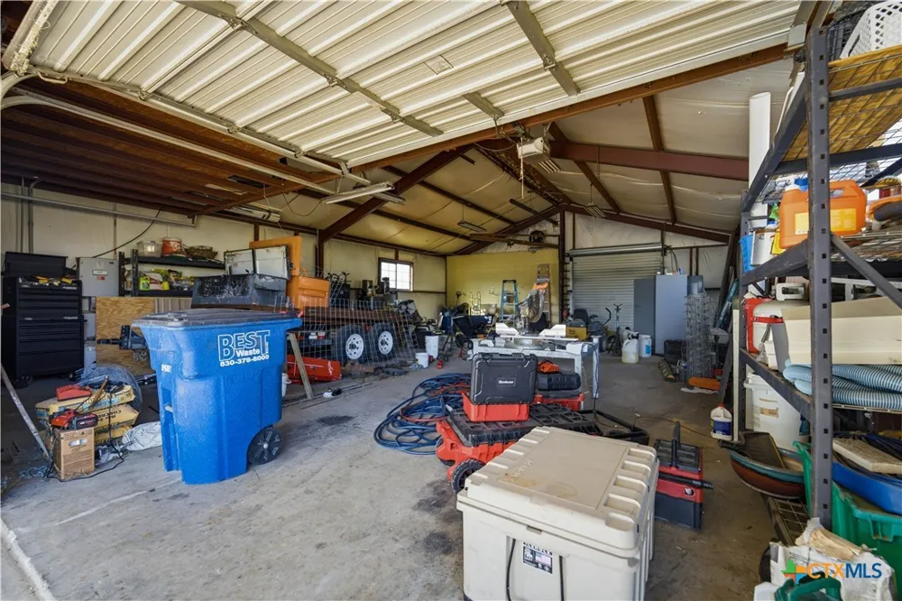 1413 Country Hills Drive La Vernia, TX 78121