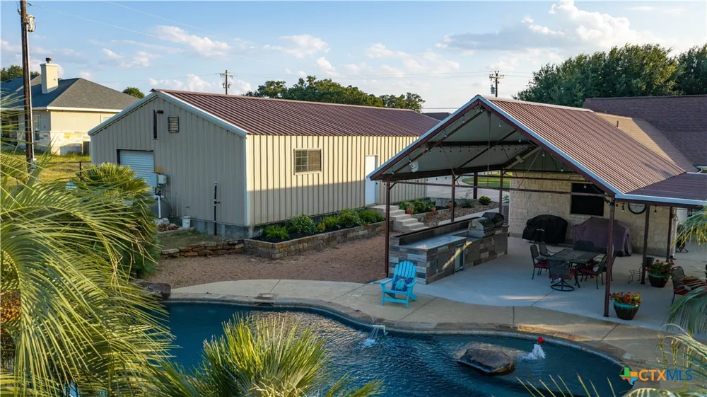 1413 Country Hills Drive La Vernia, TX 78121