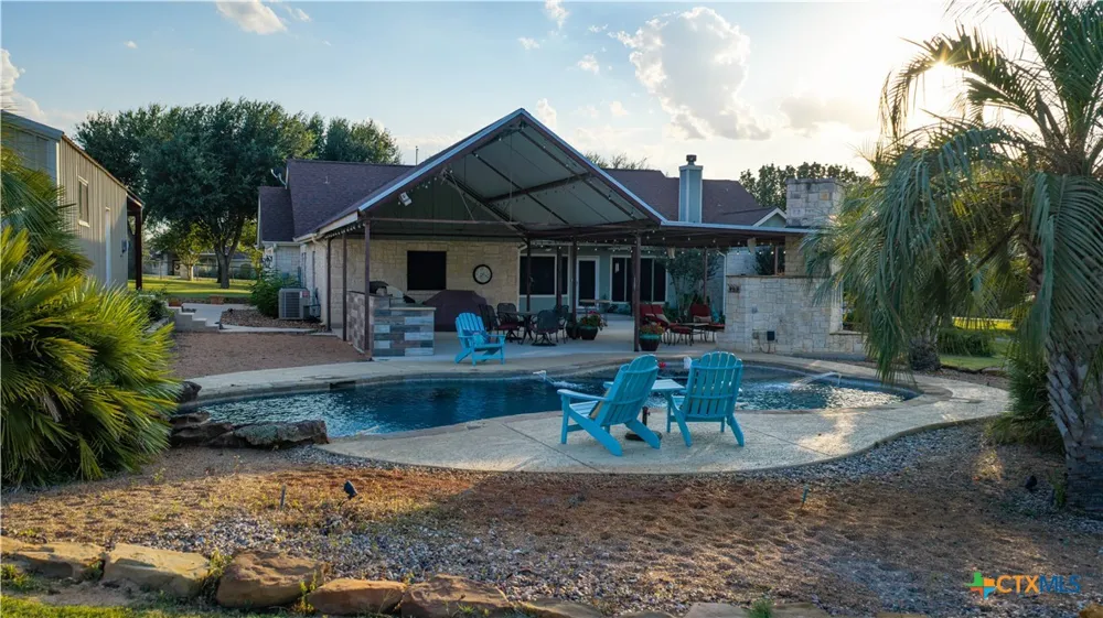1413 Country Hills Drive La Vernia, TX 78121