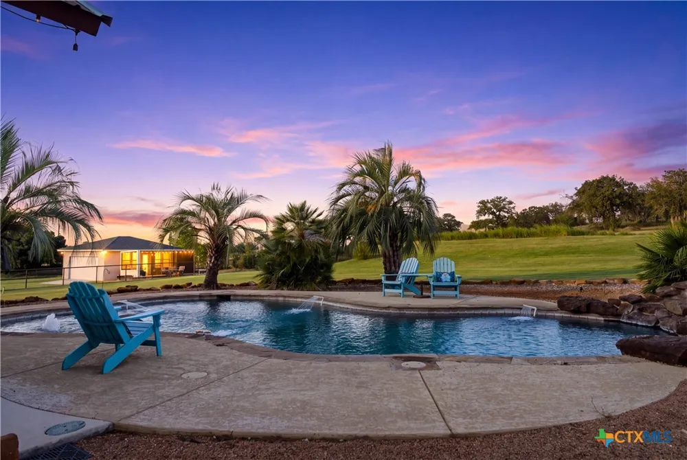 1413 Country Hills Drive La Vernia, TX 78121