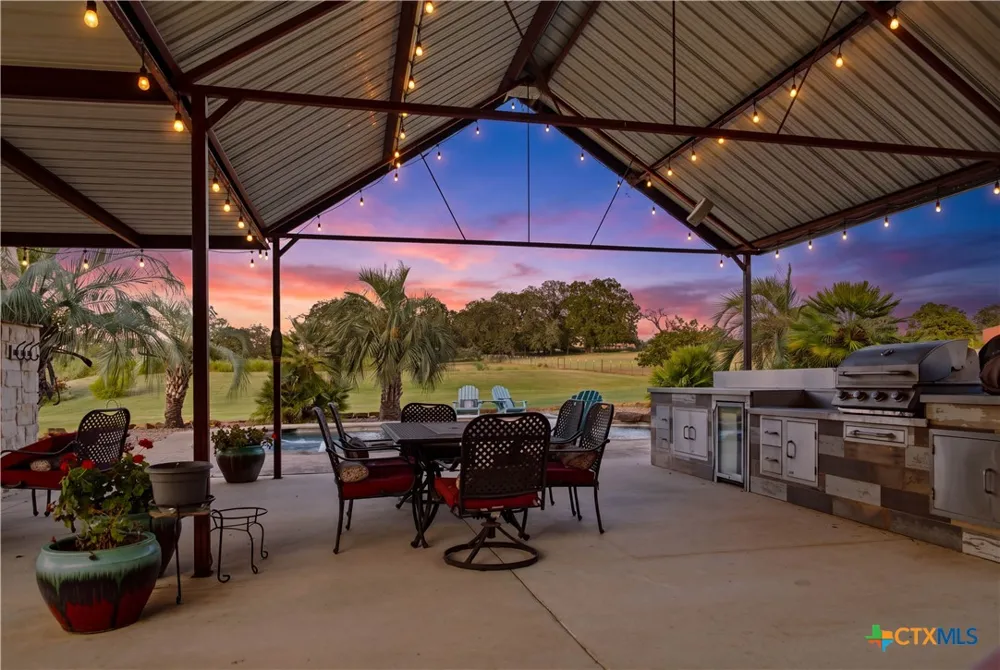 1413 Country Hills Drive La Vernia, TX 78121